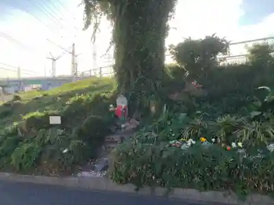 穴田橋のおじぞうさんの本殿・本堂