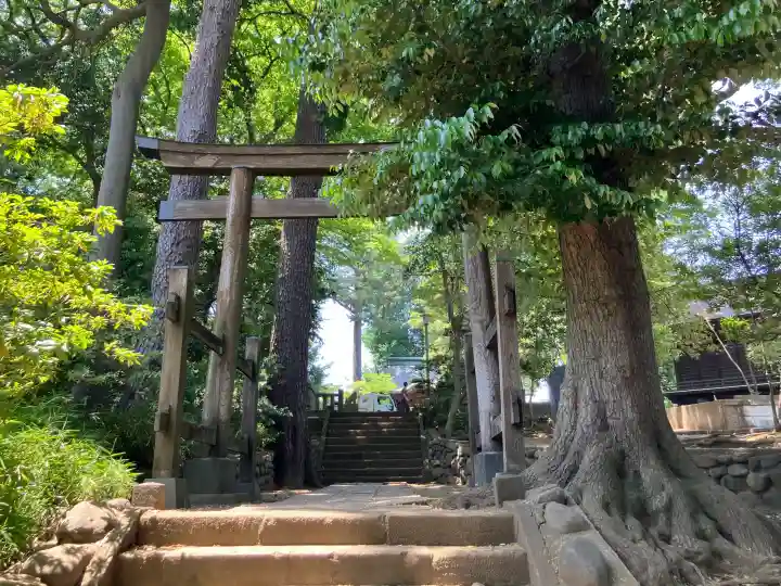 熊野神社の{uncategorized: "未分類", other: "その他", undefined: "問題あり", building: "その他建物", grave: "お墓", sacred_gate: "鳥居", guardian: "狛犬", statue: "像", buddha: "仏像", history: "歴史", nature: "自然", garden: "庭園", animal: "動物", pagoda: "塔", temizu: "手水舎", mountain_gate: "山門・神門", sanctuary: "本殿・本堂", subordinate: "末社・摂社", art: "芸術", scenery: "景色", jizo: "地蔵", ema: "絵馬", goshuin: "御朱印", omikuji: "おみくじ", items: "授与品その他", amulet: "お守り", goshuincho: "御朱印帳", eats: "食事", festival: "お祭り", votive_dance: "神楽", shichigosan: "七五三参", wedding: "結婚式", experience: "体験その他", initially: "初詣", around: "周辺", anti_infection: "感染症対策"}
