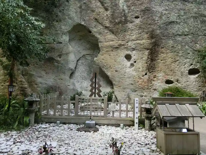 花窟神社の本殿・本堂