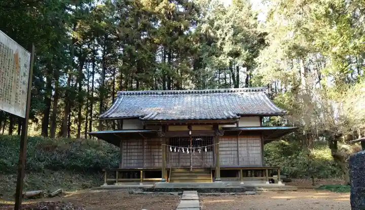 熊野神社の{uncategorized: "未分類", other: "その他", undefined: "問題あり", building: "その他建物", grave: "お墓", sacred_gate: "鳥居", guardian: "狛犬", statue: "像", buddha: "仏像", history: "歴史", nature: "自然", garden: "庭園", animal: "動物", pagoda: "塔", temizu: "手水舎", mountain_gate: "山門・神門", sanctuary: "本殿・本堂", subordinate: "末社・摂社", art: "芸術", scenery: "景色", jizo: "地蔵", ema: "絵馬", goshuin: "御朱印", omikuji: "おみくじ", items: "授与品その他", amulet: "お守り", goshuincho: "御朱印帳", eats: "食事", festival: "お祭り", votive_dance: "神楽", shichigosan: "七五三参", wedding: "結婚式", experience: "体験その他", initially: "初詣", around: "周辺", anti_infection: "感染症対策"}