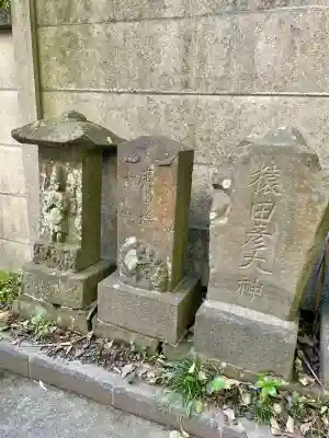 岩窟不動尊（巌窟不動尊／窟堂不動尊／窟堂／岩屋堂）(神奈川県)