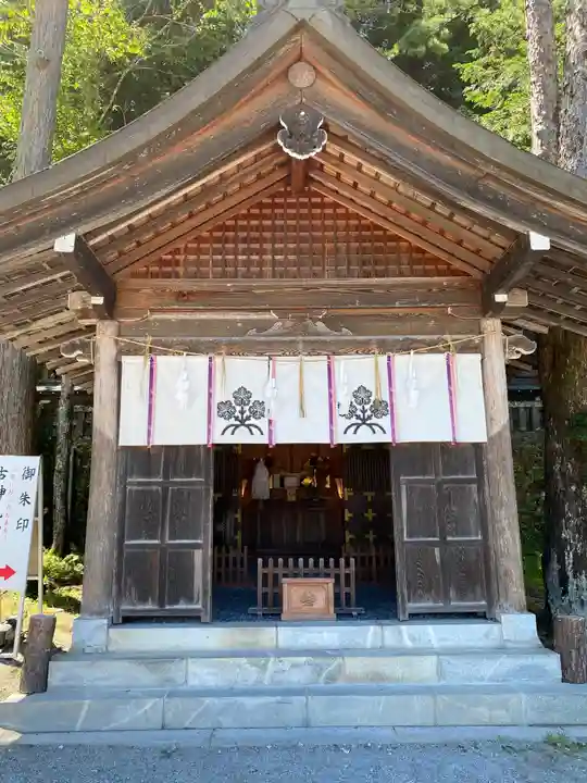 諏訪大社の本殿・本堂