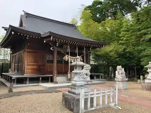 諏訪神社の本殿