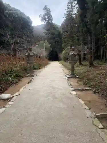 桜井大神宮の{uncategorized: "未分類", other: "その他", undefined: "問題あり", building: "その他建物", grave: "お墓", sacred_gate: "鳥居", guardian: "狛犬", statue: "像", buddha: "仏像", history: "歴史", nature: "自然", garden: "庭園", animal: "動物", pagoda: "塔", temizu: "手水舎", mountain_gate: "山門・神門", sanctuary: "本殿・本堂", subordinate: "末社・摂社", art: "芸術", scenery: "景色", jizo: "地蔵", ema: "絵馬", goshuin: "御朱印", omikuji: "おみくじ", items: "授与品その他", amulet: "お守り", goshuincho: "御朱印帳", eats: "食事", festival: "お祭り", votive_dance: "神楽", shichigosan: "七五三参", wedding: "結婚式", experience: "体験その他", initially: "初詣", around: "周辺", anti_infection: "感染症対策"}