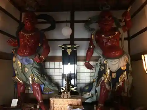 宝円寺の像