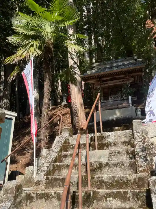 湯之山神社の{uncategorized: "未分類", other: "その他", undefined: "問題あり", building: "その他建物", grave: "お墓", sacred_gate: "鳥居", guardian: "狛犬", statue: "像", buddha: "仏像", history: "歴史", nature: "自然", garden: "庭園", animal: "動物", pagoda: "塔", temizu: "手水舎", mountain_gate: "山門・神門", sanctuary: "本殿・本堂", subordinate: "末社・摂社", art: "芸術", scenery: "景色", jizo: "地蔵", ema: "絵馬", goshuin: "御朱印", omikuji: "おみくじ", items: "授与品その他", amulet: "お守り", goshuincho: "御朱印帳", eats: "食事", festival: "お祭り", votive_dance: "神楽", shichigosan: "七五三参", wedding: "結婚式", experience: "体験その他", initially: "初詣", around: "周辺", anti_infection: "感染症対策"}