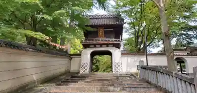 大慈寺の山門・神門