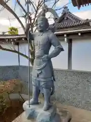 盛興院の像