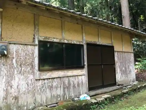 椎村神社の建物その他