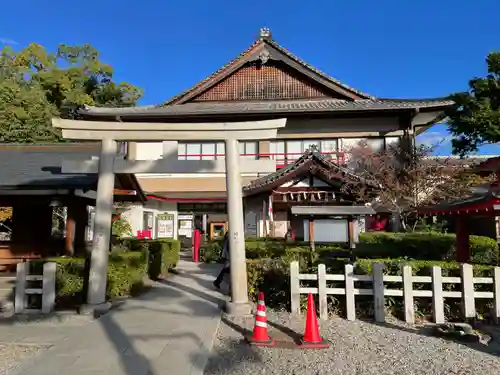 車折神社の鳥居