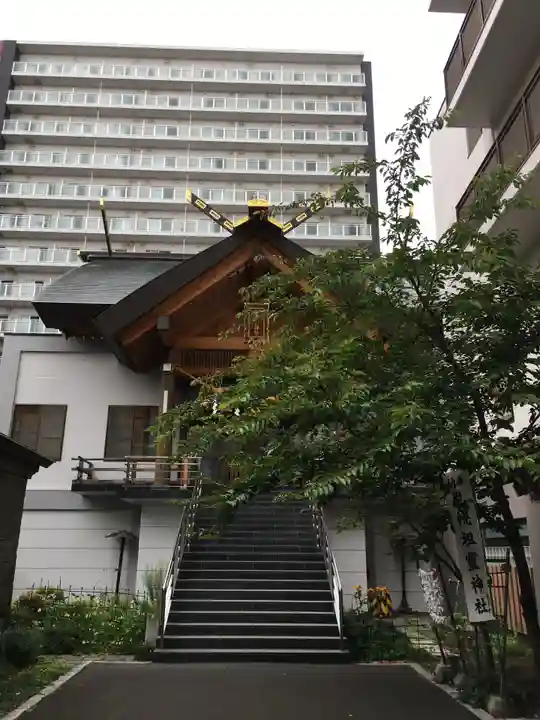 札幌祖霊神社の本殿・本堂