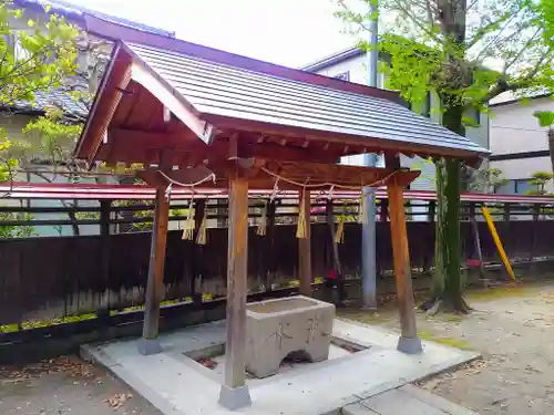 六生社の手水舎