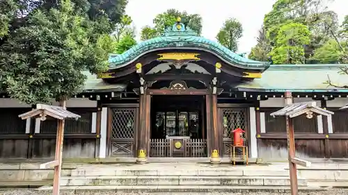 白金氷川神社の本殿