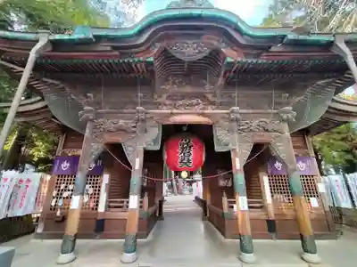 豊川閣　妙厳寺の山門・神門