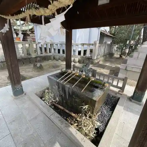 堤治神社の{uncategorized: "未分類", other: "その他", undefined: "問題あり", building: "その他建物", grave: "お墓", sacred_gate: "鳥居", guardian: "狛犬", statue: "像", buddha: "仏像", history: "歴史", nature: "自然", garden: "庭園", animal: "動物", pagoda: "塔", temizu: "手水舎", mountain_gate: "山門・神門", sanctuary: "本殿・本堂", subordinate: "末社・摂社", art: "芸術", scenery: "景色", jizo: "地蔵", ema: "絵馬", goshuin: "御朱印", omikuji: "おみくじ", items: "授与品その他", amulet: "お守り", goshuincho: "御朱印帳", eats: "食事", festival: "お祭り", votive_dance: "神楽", shichigosan: "七五三参", wedding: "結婚式", experience: "体験その他", initially: "初詣", around: "周辺", anti_infection: "感染症対策"}