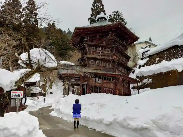 円通三匝堂(さざえ堂)の本殿・本堂