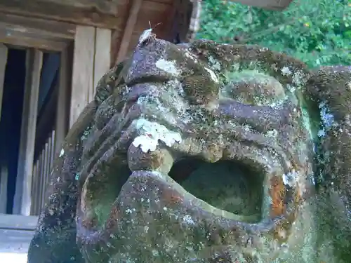 白山神社の狛犬