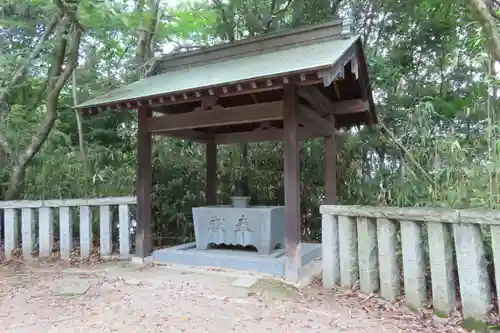 初﨑神社の手水舎