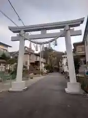 座間神社の鳥居