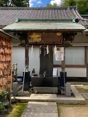 品川神社の手水舎