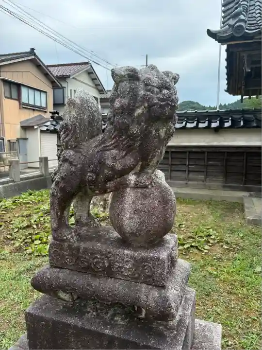 守りの神 藤基神社の狛犬