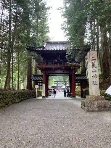 日光二荒山神社の山門