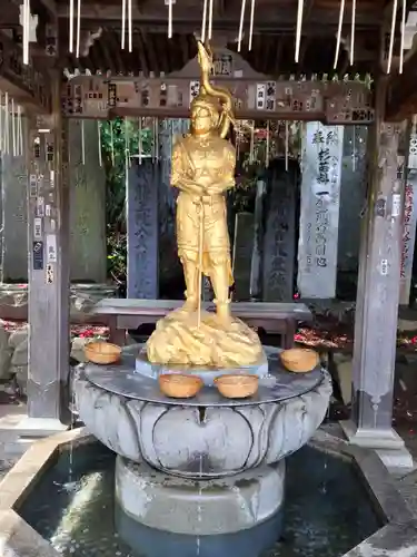 高尾山薬王院の手水舎