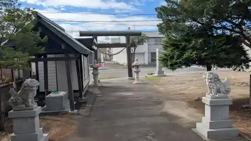 上白石神社の庭園