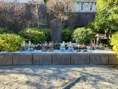 赤羽八幡神社の{uncategorized: "未分類", other: "その他", undefined: "問題あり", building: "その他建物", grave: "お墓", sacred_gate: "鳥居", guardian: "狛犬", statue: "像", buddha: "仏像", history: "歴史", nature: "自然", garden: "庭園", animal: "動物", pagoda: "塔", temizu: "手水舎", mountain_gate: "山門・神門", sanctuary: "本殿・本堂", subordinate: "末社・摂社", art: "芸術", scenery: "景色", jizo: "地蔵", ema: "絵馬", goshuin: "御朱印", omikuji: "おみくじ", items: "授与品その他", amulet: "お守り", goshuincho: "御朱印帳", eats: "食事", festival: "お祭り", votive_dance: "神楽", shichigosan: "七五三参", wedding: "結婚式", experience: "体験その他", initially: "初詣", around: "周辺", anti_infection: "感染症対策"}