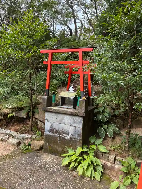 六甲山神社の末社・摂社
