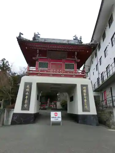 十楽寺の山門