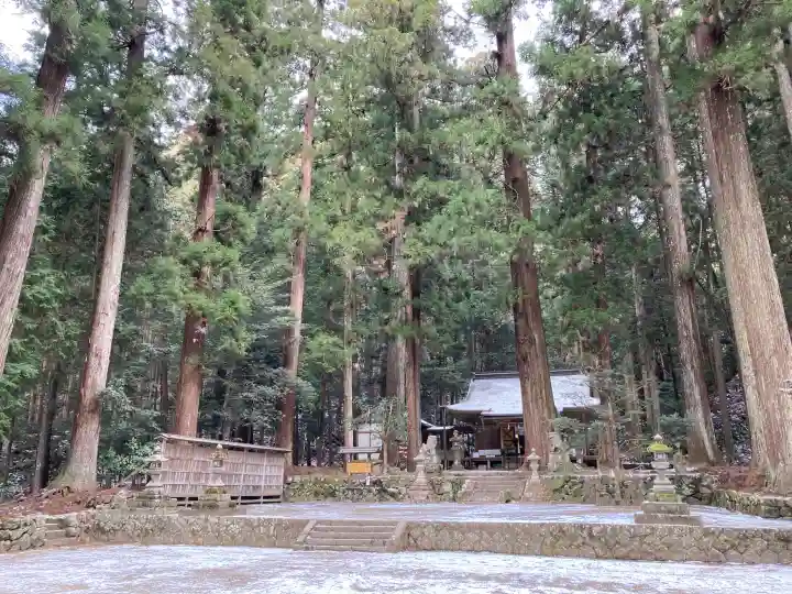 室生龍穴神社の{uncategorized: "未分類", other: "その他", undefined: "問題あり", building: "その他建物", grave: "お墓", sacred_gate: "鳥居", guardian: "狛犬", statue: "像", buddha: "仏像", history: "歴史", nature: "自然", garden: "庭園", animal: "動物", pagoda: "塔", temizu: "手水舎", mountain_gate: "山門・神門", sanctuary: "本殿・本堂", subordinate: "末社・摂社", art: "芸術", scenery: "景色", jizo: "地蔵", ema: "絵馬", goshuin: "御朱印", omikuji: "おみくじ", items: "授与品その他", amulet: "お守り", goshuincho: "御朱印帳", eats: "食事", festival: "お祭り", votive_dance: "神楽", shichigosan: "七五三参", wedding: "結婚式", experience: "体験その他", initially: "初詣", around: "周辺", anti_infection: "感染症対策"}