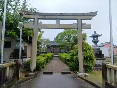 天王神社の{uncategorized: "未分類", other: "その他", undefined: "問題あり", building: "その他建物", grave: "お墓", sacred_gate: "鳥居", guardian: "狛犬", statue: "像", buddha: "仏像", history: "歴史", nature: "自然", garden: "庭園", animal: "動物", pagoda: "塔", temizu: "手水舎", mountain_gate: "山門・神門", sanctuary: "本殿・本堂", subordinate: "末社・摂社", art: "芸術", scenery: "景色", jizo: "地蔵", ema: "絵馬", goshuin: "御朱印", omikuji: "おみくじ", items: "授与品その他", amulet: "お守り", goshuincho: "御朱印帳", eats: "食事", festival: "お祭り", votive_dance: "神楽", shichigosan: "七五三参", wedding: "結婚式", experience: "体験その他", initially: "初詣", around: "周辺", anti_infection: "感染症対策"}