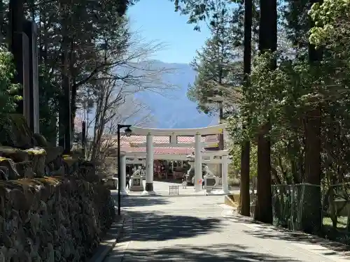 三峯神社の{uncategorized: "未分類", other: "その他", undefined: "問題あり", building: "その他建物", grave: "お墓", sacred_gate: "鳥居", guardian: "狛犬", statue: "像", buddha: "仏像", history: "歴史", nature: "自然", garden: "庭園", animal: "動物", pagoda: "塔", temizu: "手水舎", mountain_gate: "山門・神門", sanctuary: "本殿・本堂", subordinate: "末社・摂社", art: "芸術", scenery: "景色", jizo: "地蔵", ema: "絵馬", goshuin: "御朱印", omikuji: "おみくじ", items: "授与品その他", amulet: "お守り", goshuincho: "御朱印帳", eats: "食事", festival: "お祭り", votive_dance: "神楽", shichigosan: "七五三参", wedding: "結婚式", experience: "体験その他", initially: "初詣", around: "周辺", anti_infection: "感染症対策"}