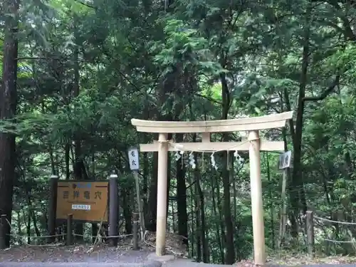 室生龍穴神社の鳥居