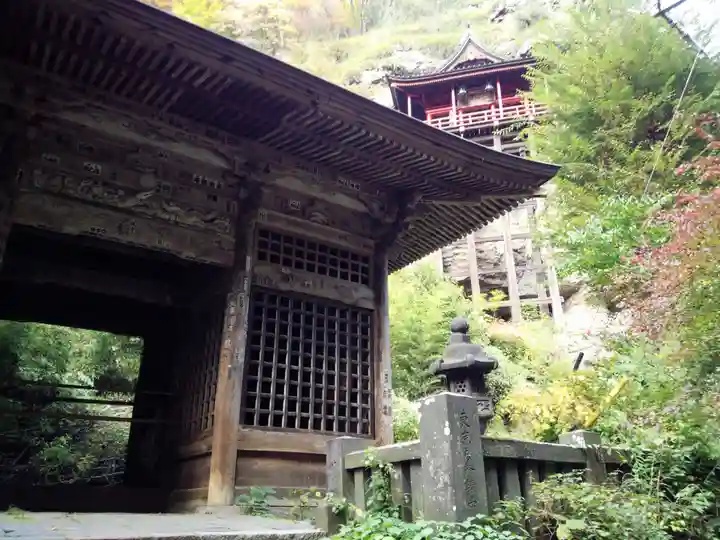 釋尊寺の山門・神門