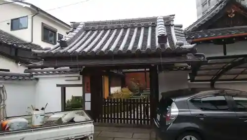 荘厳寺の山門