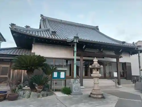 覚円寺の本殿・本堂