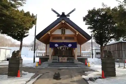 石山神社の本殿・本堂