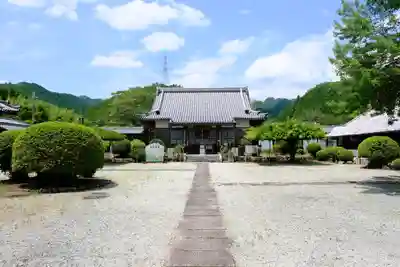 世尊寺の本殿・本堂