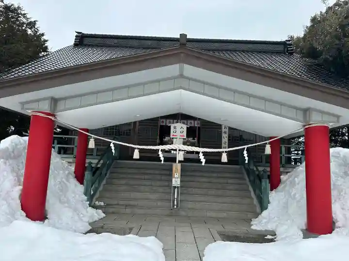 越中護国八幡宮の本殿・本堂