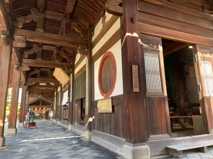 萬福寺の本殿・本堂