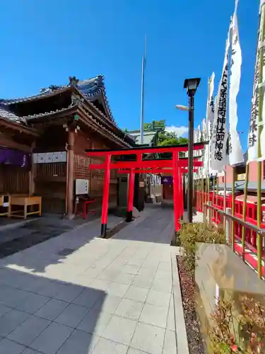 千代保稲荷神社の建物その他