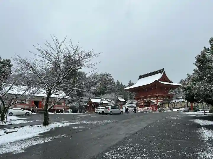 美濃國一宮 南宮大社の{uncategorized: "未分類", other: "その他", undefined: "問題あり", building: "その他建物", grave: "お墓", sacred_gate: "鳥居", guardian: "狛犬", statue: "像", buddha: "仏像", history: "歴史", nature: "自然", garden: "庭園", animal: "動物", pagoda: "塔", temizu: "手水舎", mountain_gate: "山門・神門", sanctuary: "本殿・本堂", subordinate: "末社・摂社", art: "芸術", scenery: "景色", jizo: "地蔵", ema: "絵馬", goshuin: "御朱印", omikuji: "おみくじ", items: "授与品その他", amulet: "お守り", goshuincho: "御朱印帳", eats: "食事", festival: "お祭り", votive_dance: "神楽", shichigosan: "七五三参", wedding: "結婚式", experience: "体験その他", initially: "初詣", around: "周辺", anti_infection: "感染症対策"}