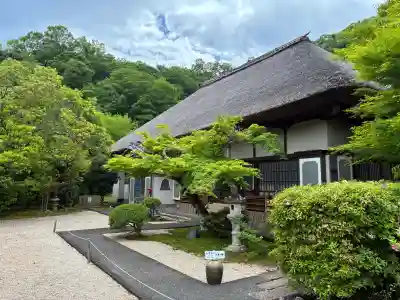 願成就院の{uncategorized: "未分類", other: "その他", undefined: "問題あり", building: "その他建物", grave: "お墓", sacred_gate: "鳥居", guardian: "狛犬", statue: "像", buddha: "仏像", history: "歴史", nature: "自然", garden: "庭園", animal: "動物", pagoda: "塔", temizu: "手水舎", mountain_gate: "山門・神門", sanctuary: "本殿・本堂", subordinate: "末社・摂社", art: "芸術", scenery: "景色", jizo: "地蔵", ema: "絵馬", goshuin: "御朱印", omikuji: "おみくじ", items: "授与品その他", amulet: "お守り", goshuincho: "御朱印帳", eats: "食事", festival: "お祭り", votive_dance: "神楽", shichigosan: "七五三参", wedding: "結婚式", experience: "体験その他", initially: "初詣", around: "周辺", anti_infection: "感染症対策"}