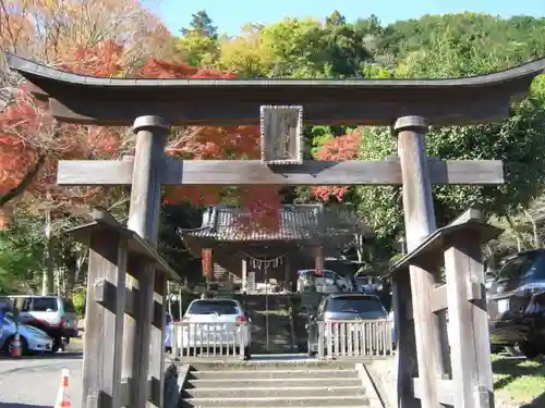 高尾山麓氷川神社の鳥居