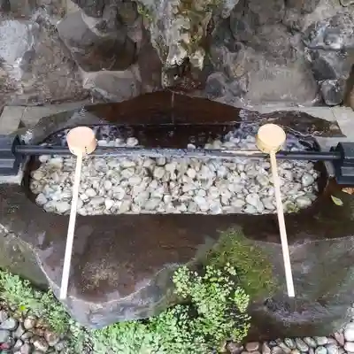 三崎稲荷神社の手水舎