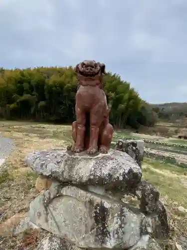 安仁神社の{uncategorized: "未分類", other: "その他", undefined: "問題あり", building: "その他建物", grave: "お墓", sacred_gate: "鳥居", guardian: "狛犬", statue: "像", buddha: "仏像", history: "歴史", nature: "自然", garden: "庭園", animal: "動物", pagoda: "塔", temizu: "手水舎", mountain_gate: "山門・神門", sanctuary: "本殿・本堂", subordinate: "末社・摂社", art: "芸術", scenery: "景色", jizo: "地蔵", ema: "絵馬", goshuin: "御朱印", omikuji: "おみくじ", items: "授与品その他", amulet: "お守り", goshuincho: "御朱印帳", eats: "食事", festival: "お祭り", votive_dance: "神楽", shichigosan: "七五三参", wedding: "結婚式", experience: "体験その他", initially: "初詣", around: "周辺", anti_infection: "感染症対策"}