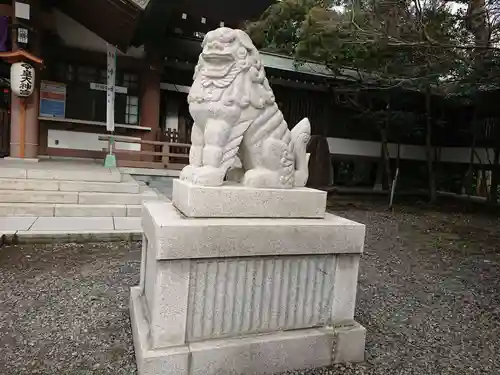 皇大神宮（烏森神社）の狛犬