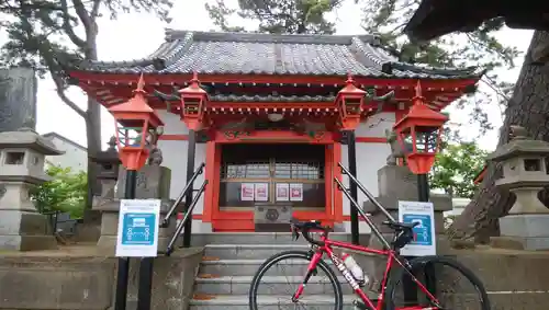 稲荷神社の本殿